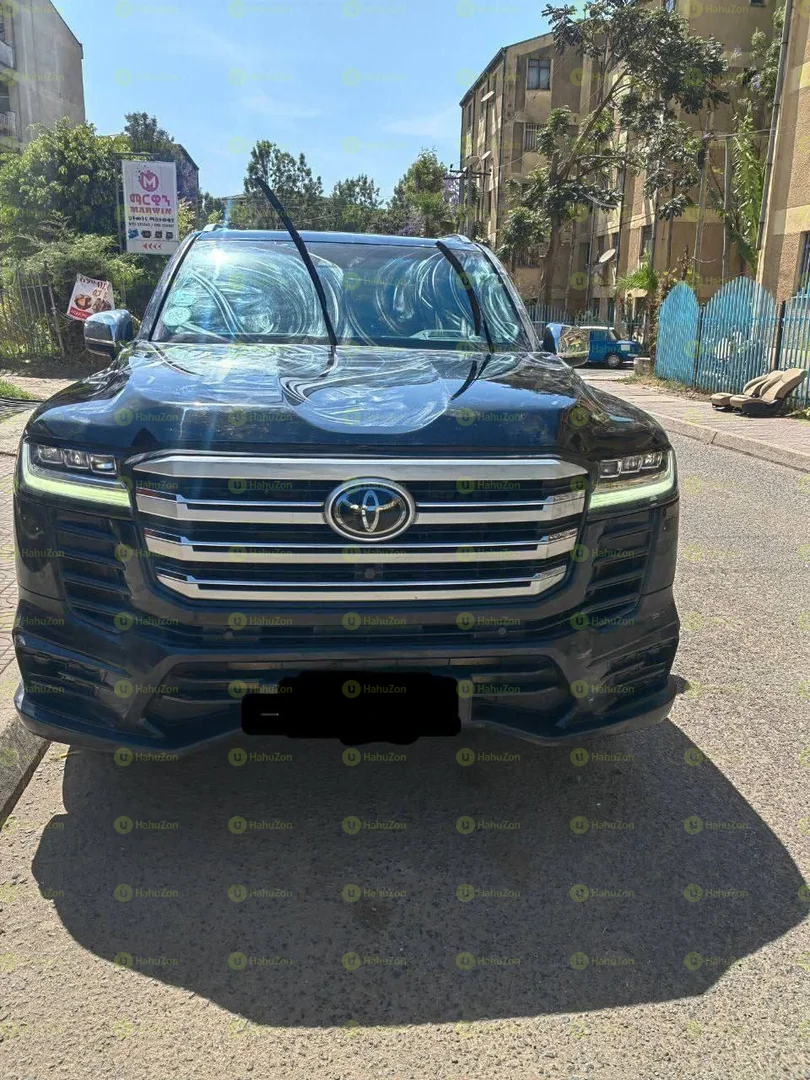 2023 Model-Toyota Land Cruiser VXR