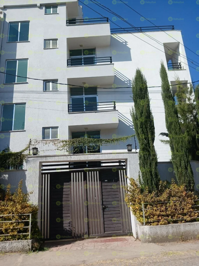 175 ካሬ የሚሸጥ G+4ቤት በሰሚት