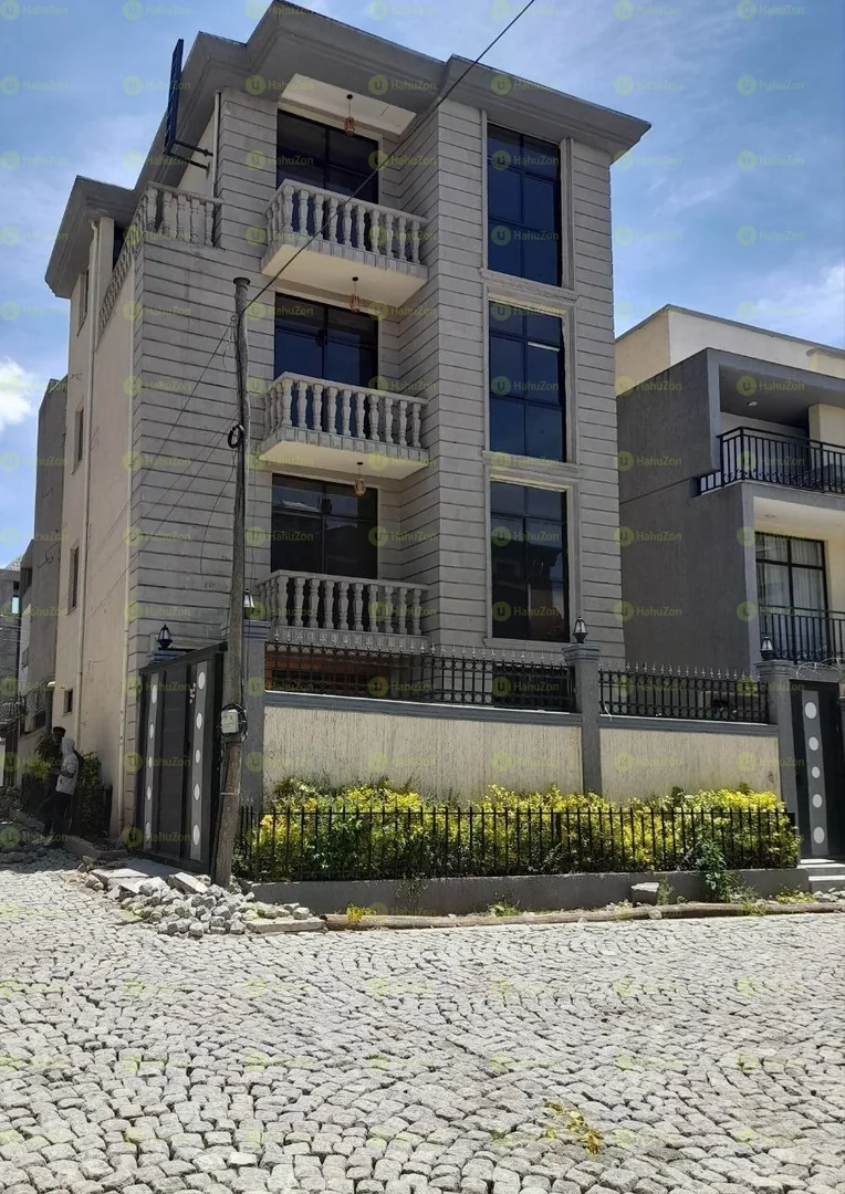 125 ካሬ የሚሸጥ G+3 ቤት በአያት