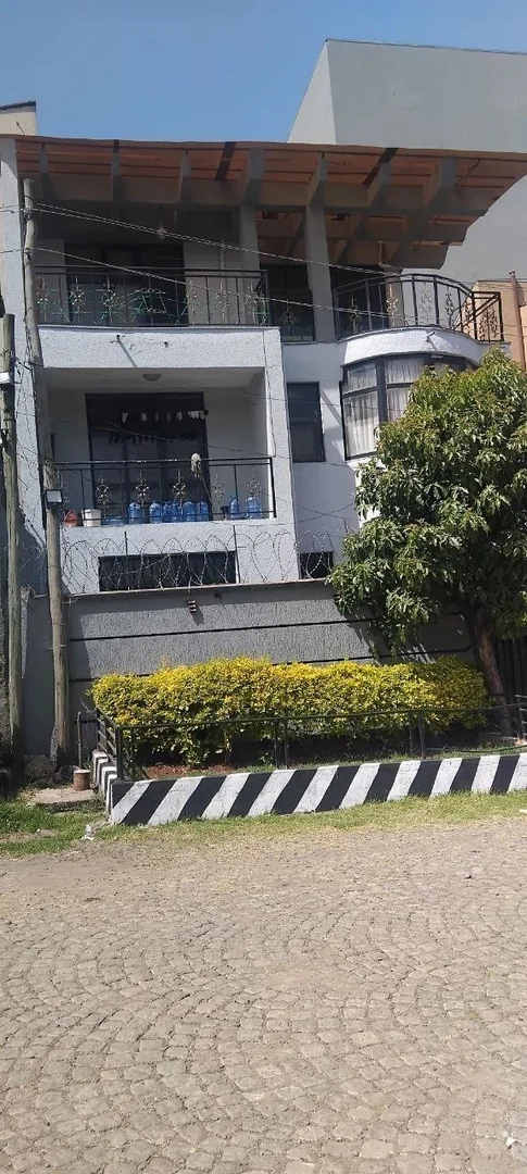 175 ካሬ የሚሸጥ G+2 ቤት በፊጋ