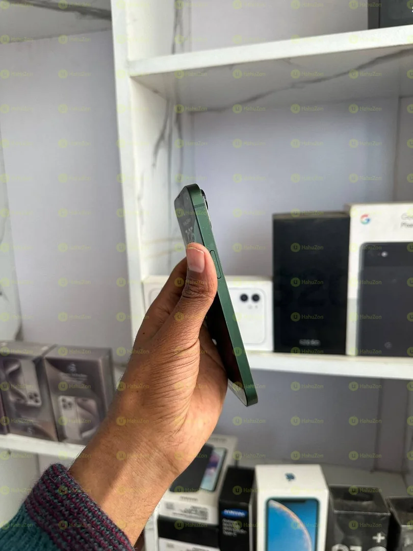 iPhone Apple 13