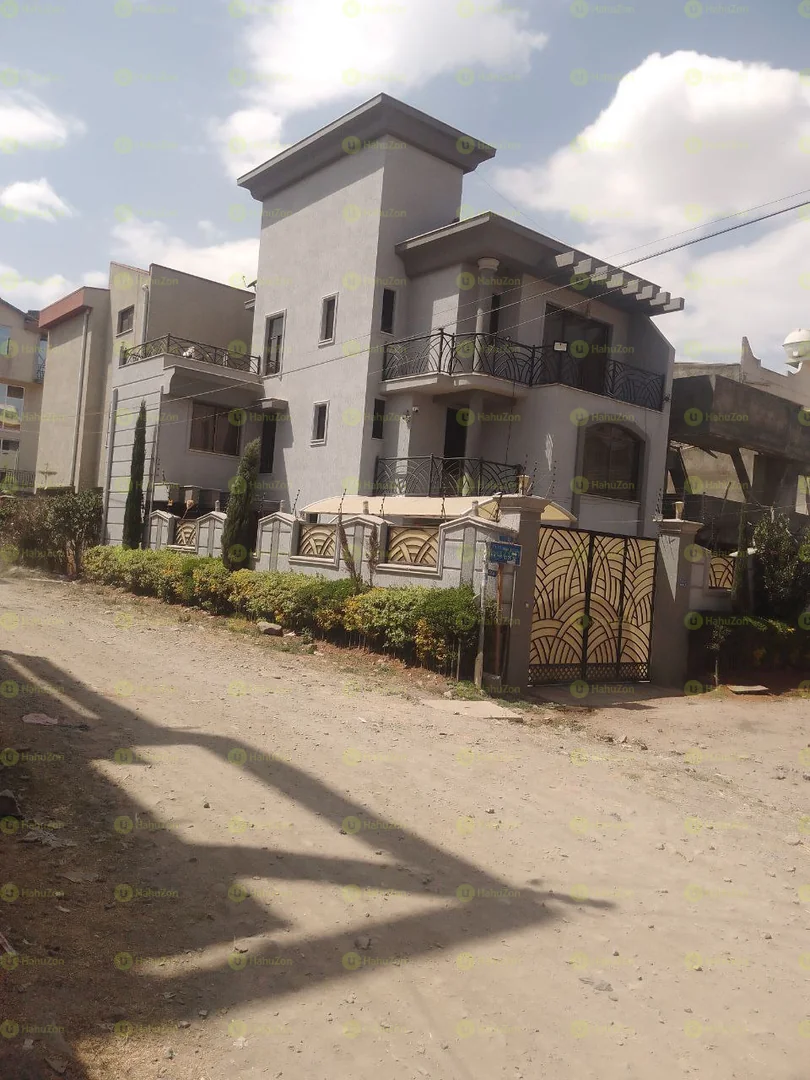 170 ካሬ የሚሸጥ G+2 ቤት በአያት