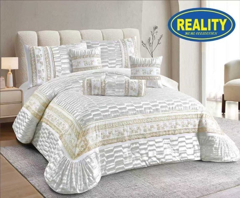 Seven Pcs Comforter Set