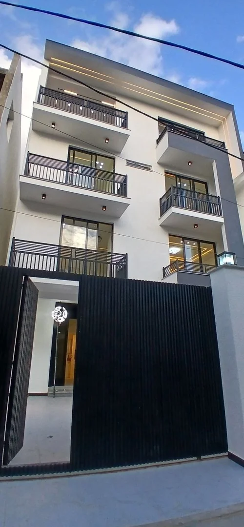 175 ካሬ የሚሸጥ G+3 መኖሪያ ቤት በሰሚት