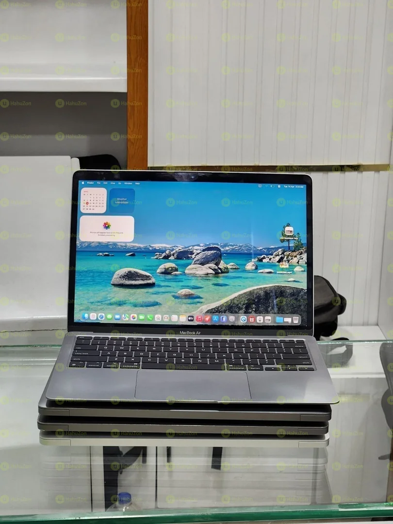 MacBook Air M1 Laptop