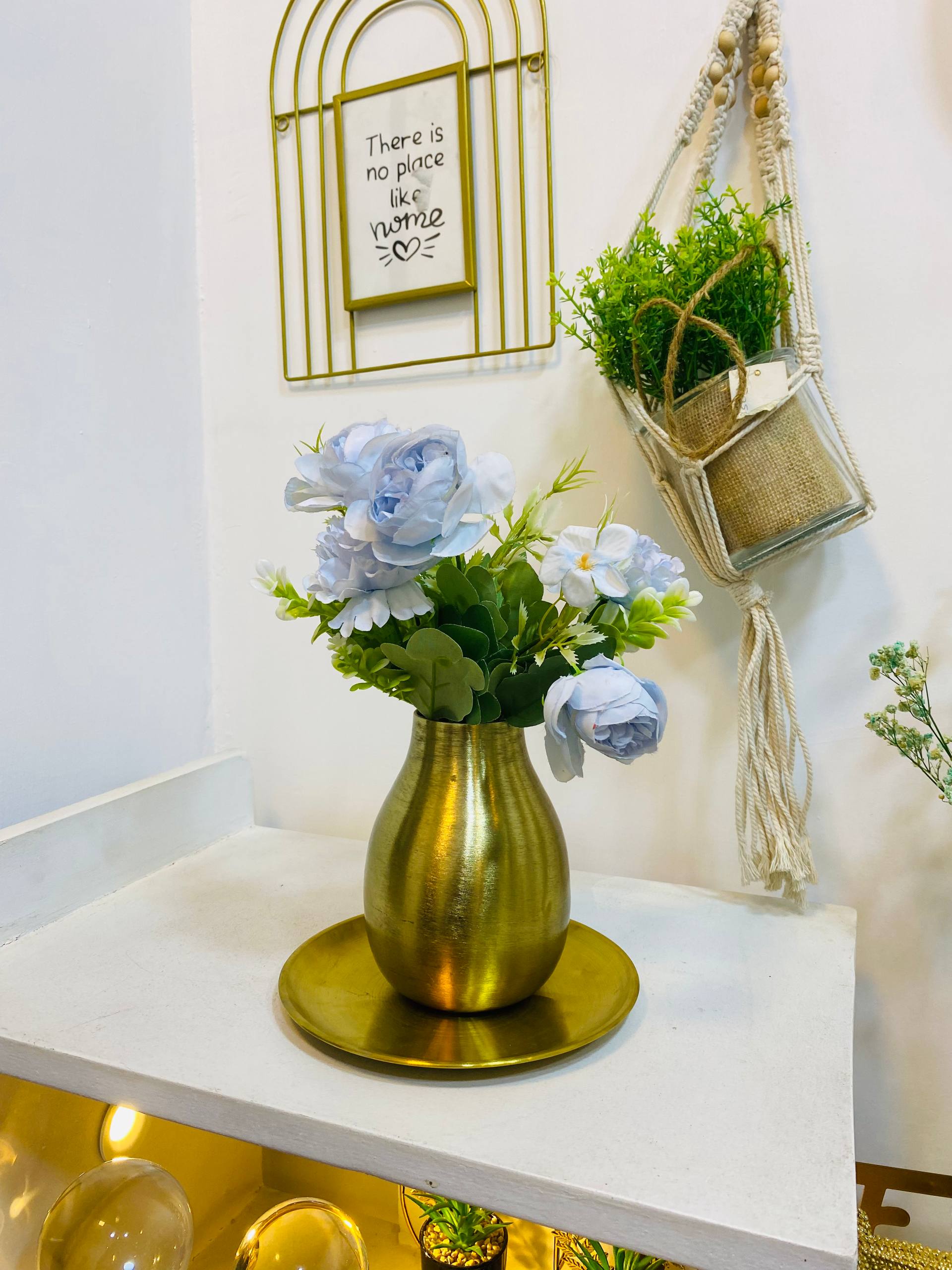 Mini Metal Flower Vase With Metal Round Tray