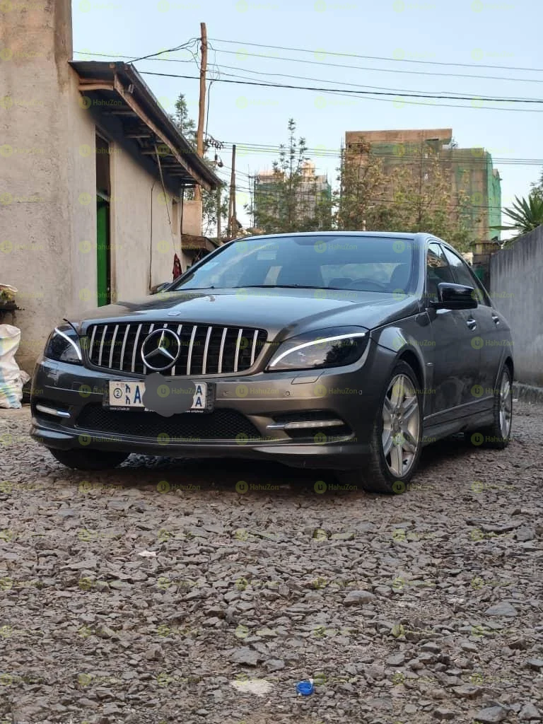 2010 Model-Mercedes Benz C180