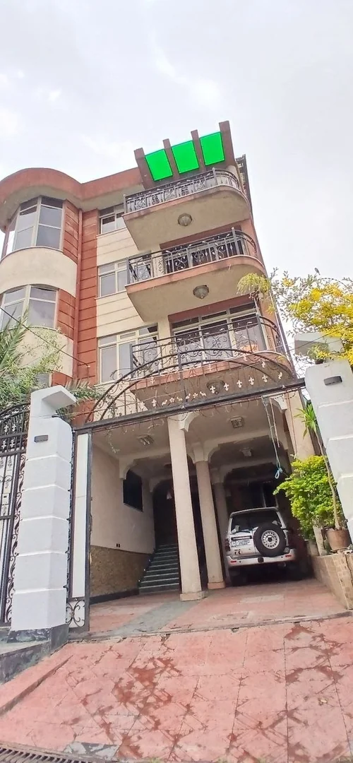 150 ካሬ የሚሸጥ G+3 ቤት በጃክሮስ አካባቢ