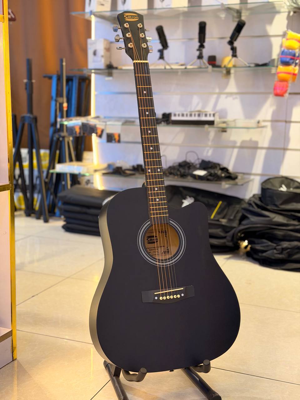 Siltron Box Guitar