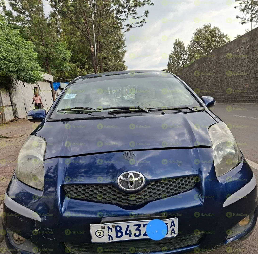 2002 Model-Toyota Yaris Compact