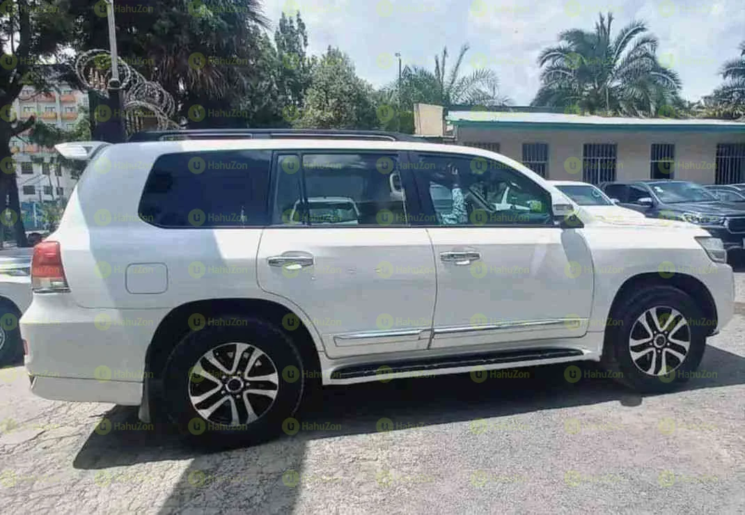 2014 Model-Toyota Landcruiser V8( GXR)