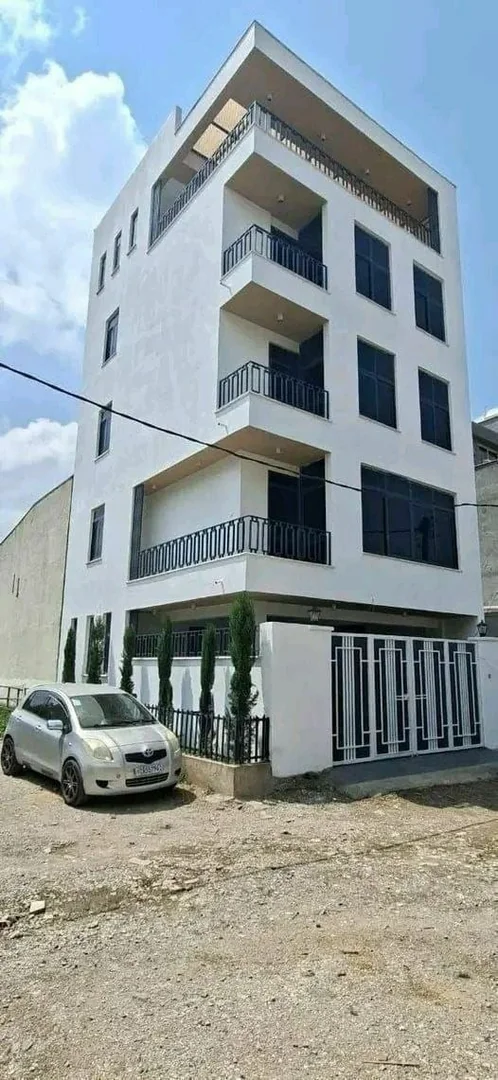 75 ካሬ የሚሸጥ G+4 ቤት በአያት