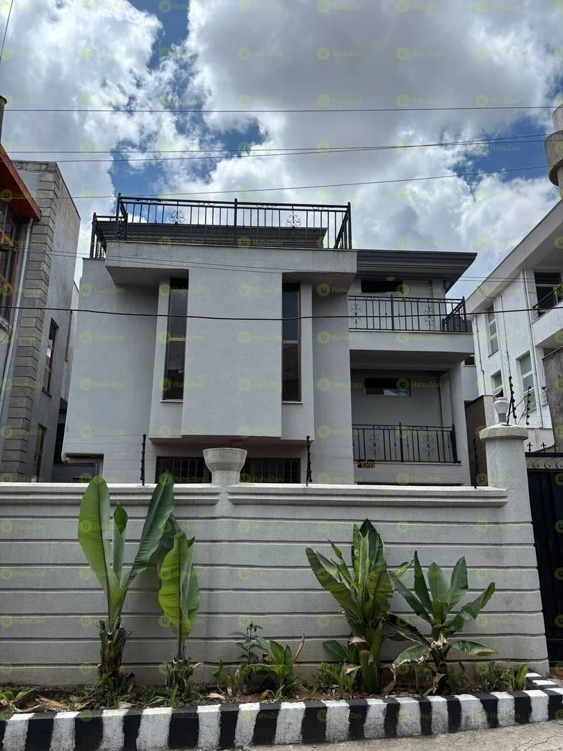 200 ካሬ የሚሸጥ G+2 ቤት በሲኤምሲ