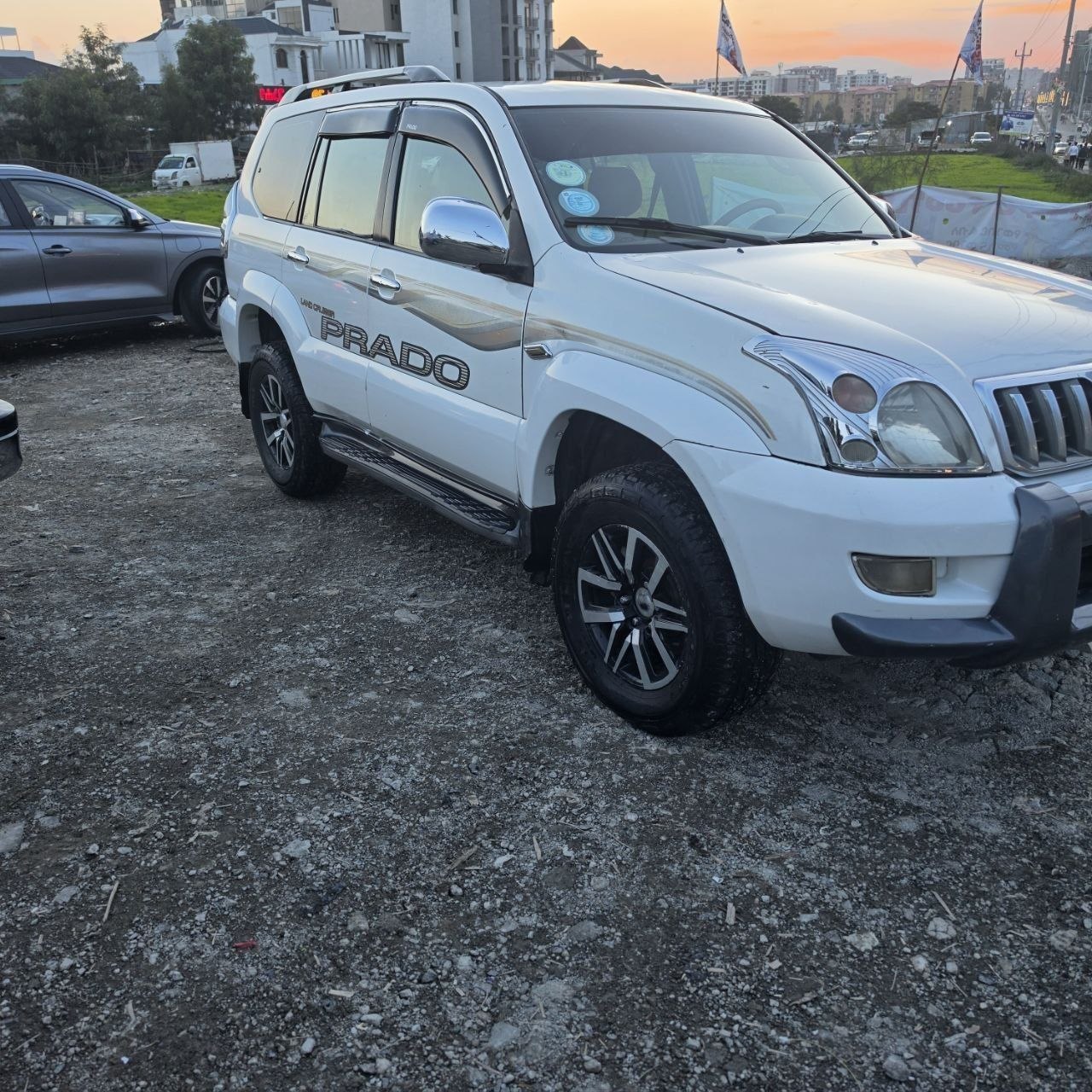 2005 Model-Toyota Landcruiser Prado
