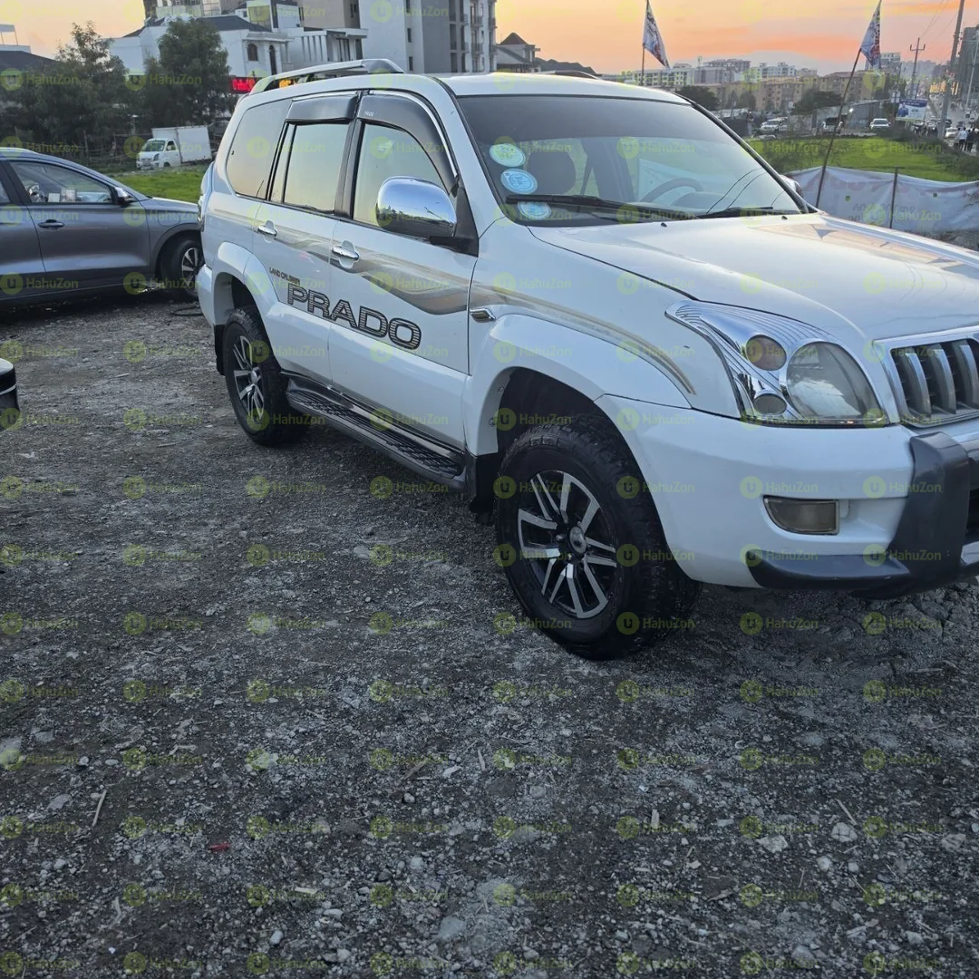 2005 Model-Toyota Landcruiser Prado