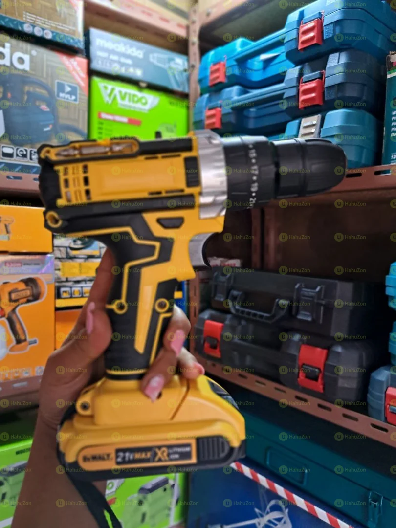 ዲዋልት ቻርጀር ድሪል