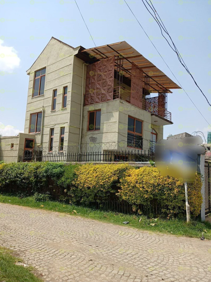 175 ካሬ የሚሸጥ G+2 ቤት በአያት ዞን