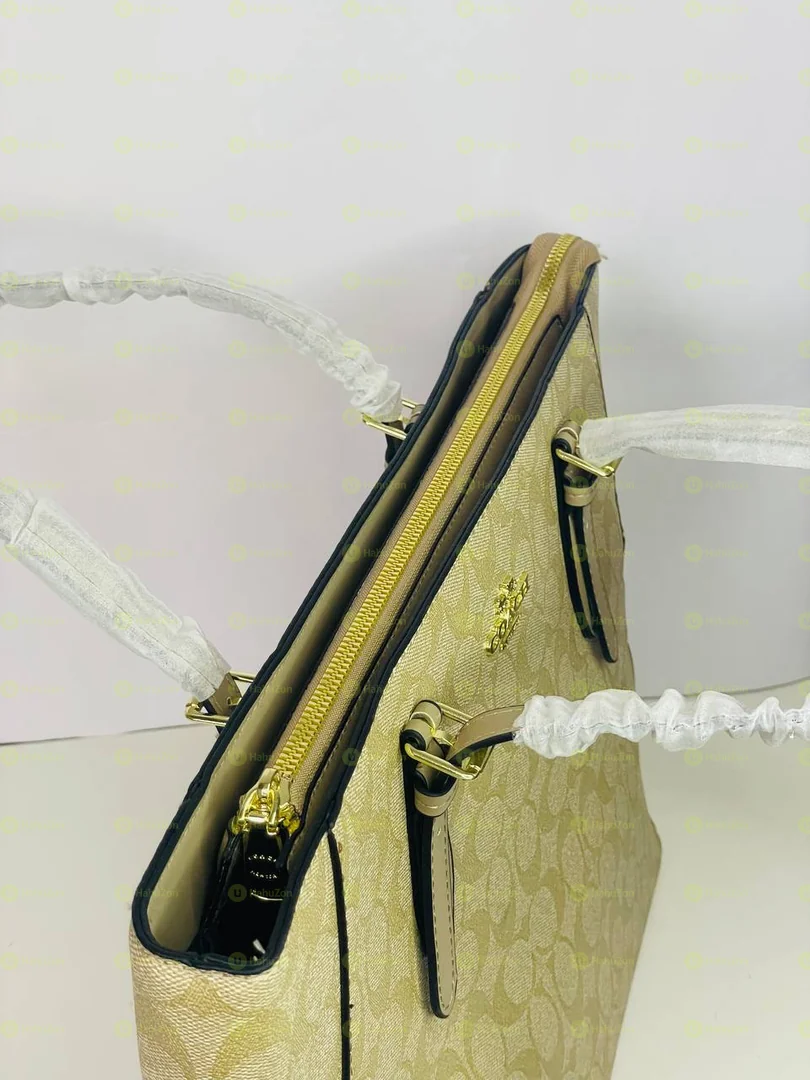 Coach New York Women's Hand Bag