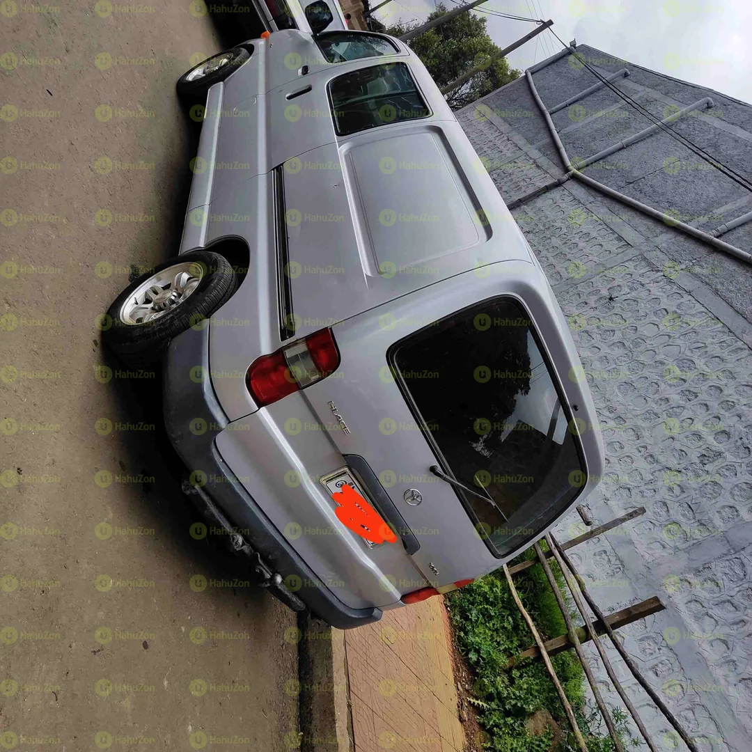 2008 Model-Toyota Hiace Dolphin