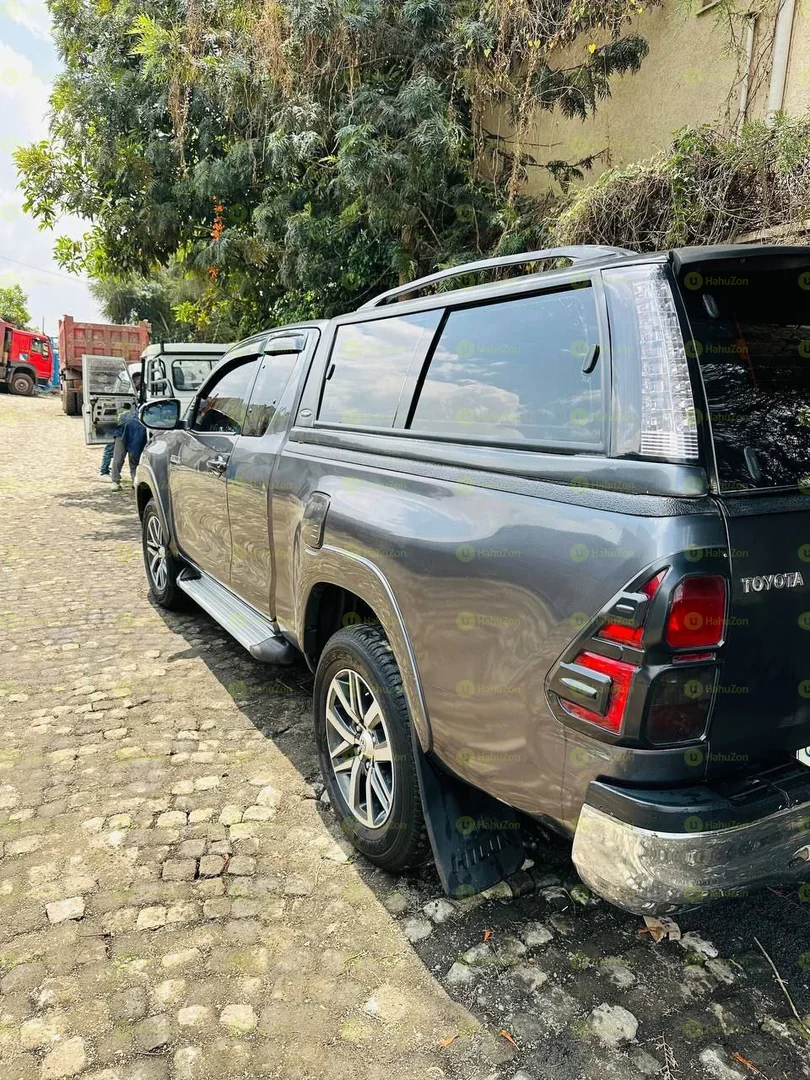 2017 Model-Toyota Hilux Revo Pickup