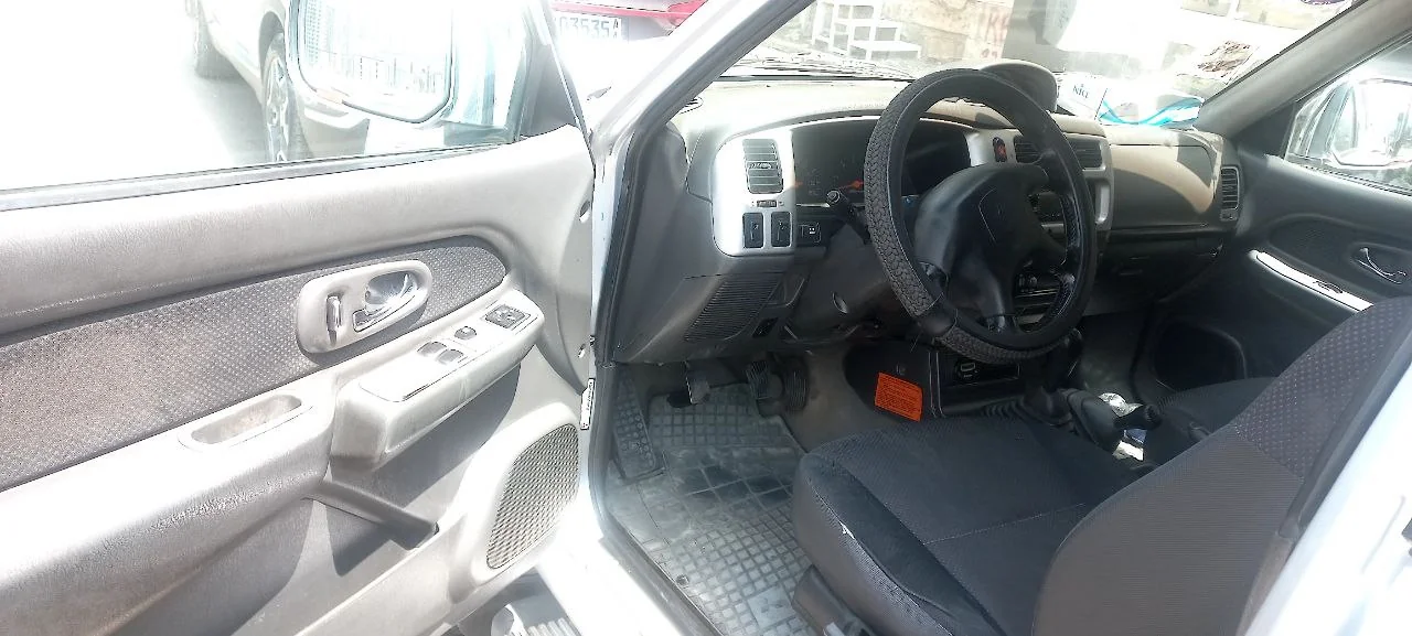 2005 Model-Mitsubishi L200