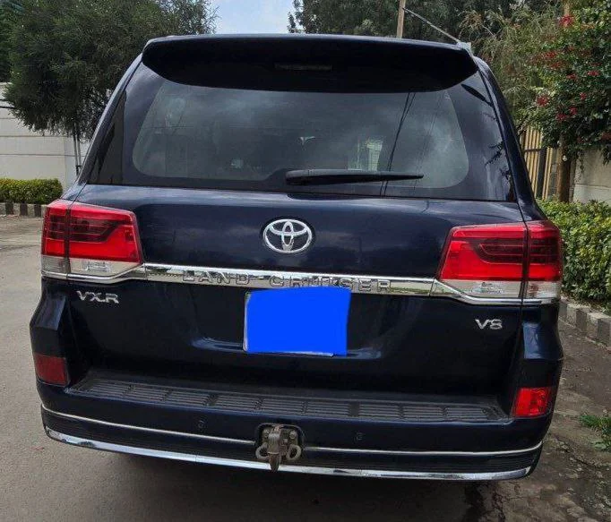 2017 Model-Toyota LandCruiser V8  VX.R