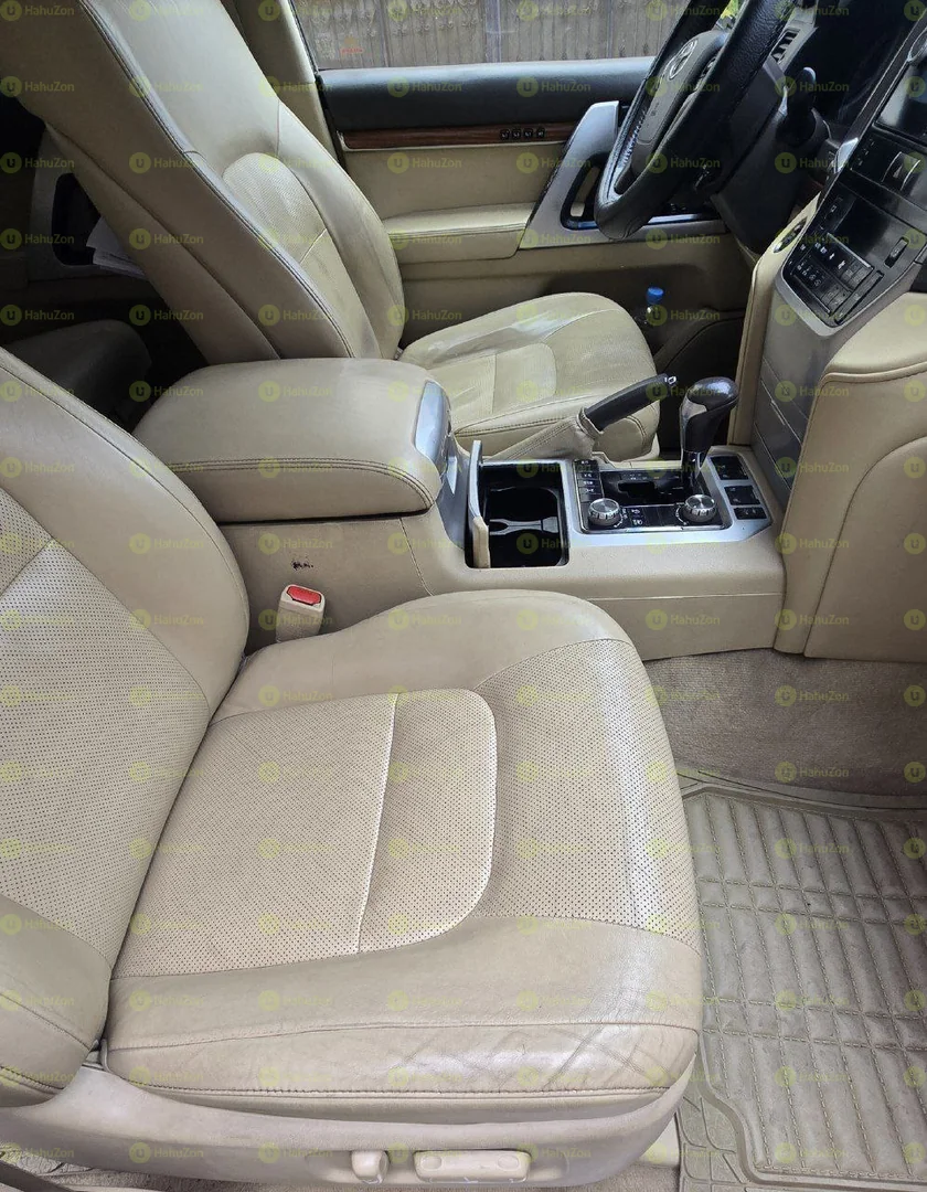 2017 Model-Toyota LandCruiser V8  VX.R