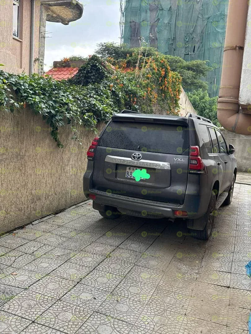 2021 Model-Toyota Landcruiser Prado