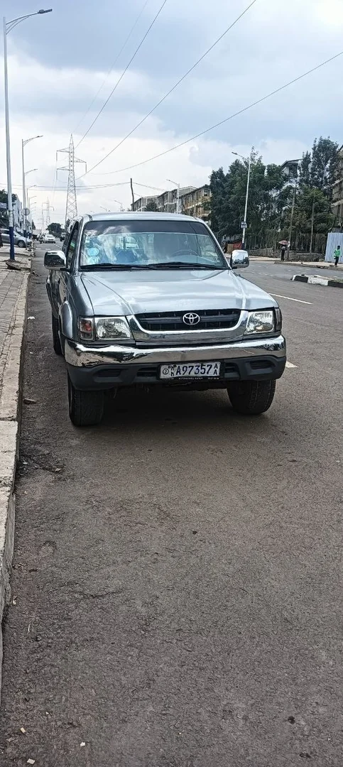 2004 Model-Toyota Hilux