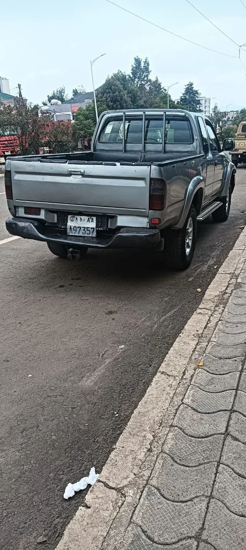 2004 Model-Toyota Hilux