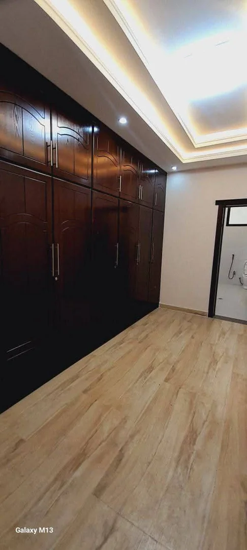 165 ካሬ የሚሸጥ G+3 ቤት በአያት