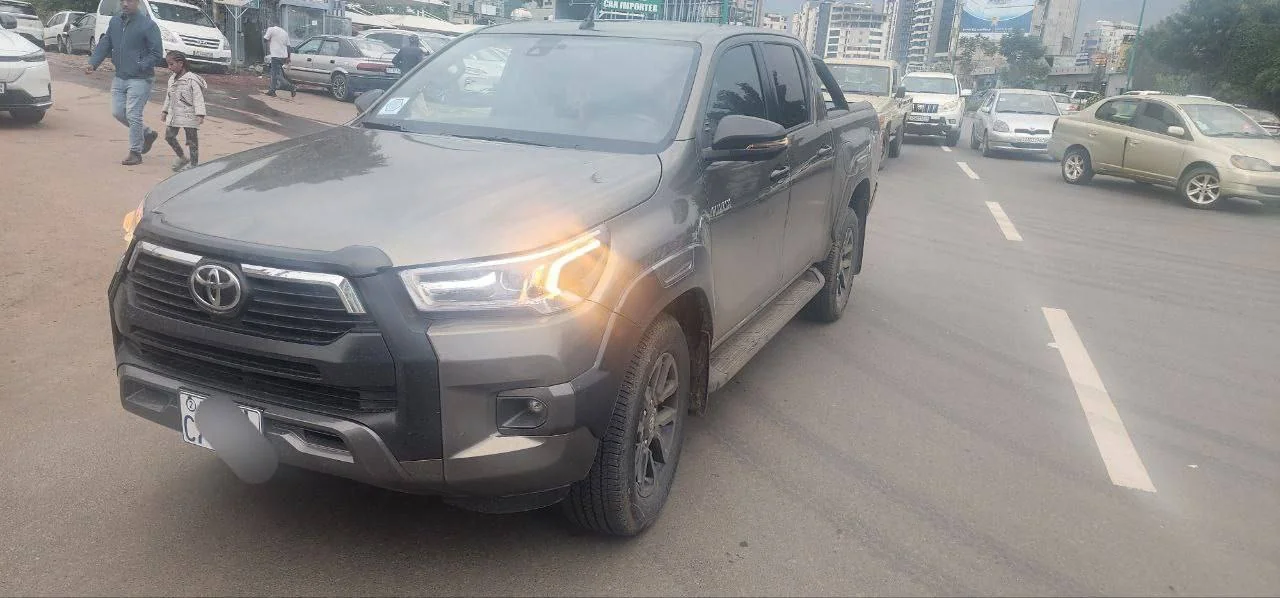 2022 Model-Toyota Invincible Dual Cabin