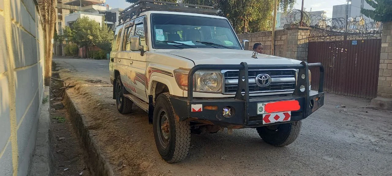 2010 Model-Toyota Landcruiser Mark 2