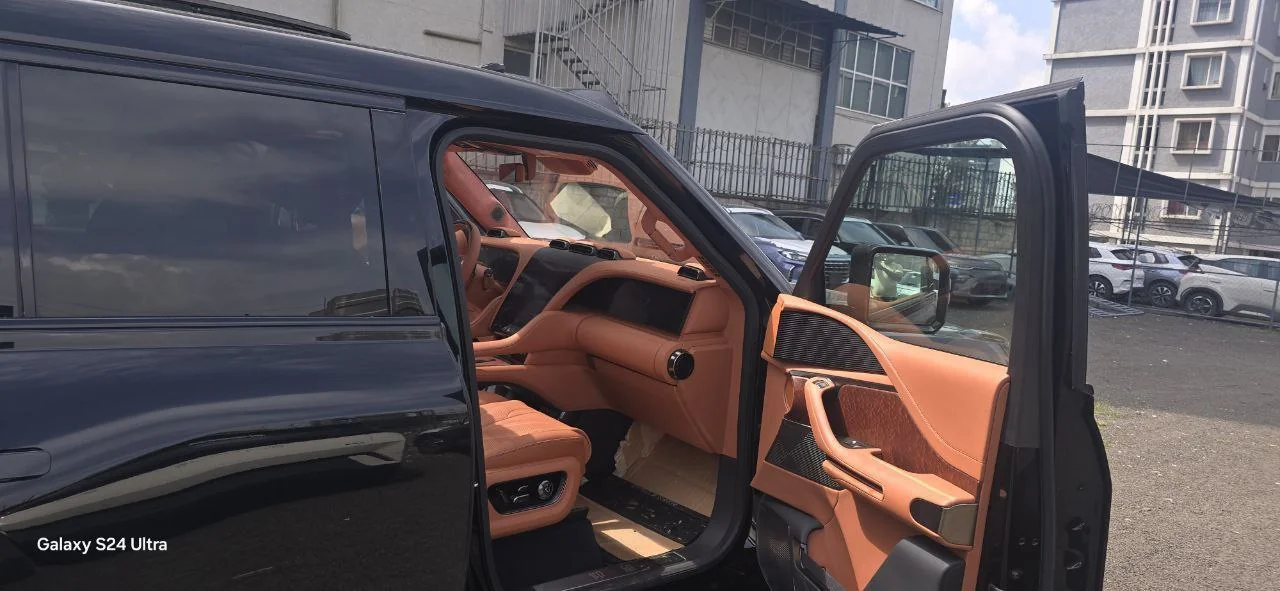 2025 Model-BYD Yangwang U8