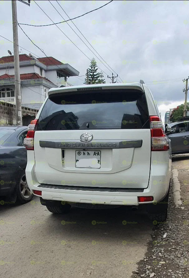 2017 Model-Toyota Landcruiser Prado