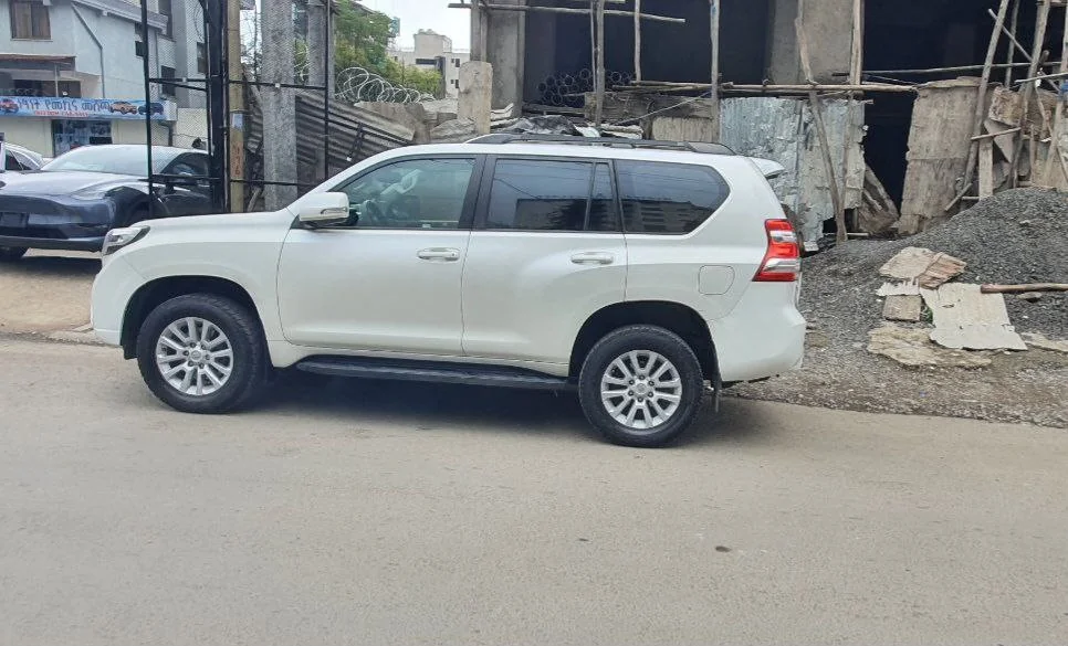 2017 Model-Toyota Landcruiser Prado