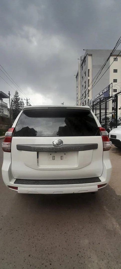 2017 Model-Toyota Landcruiser Prado