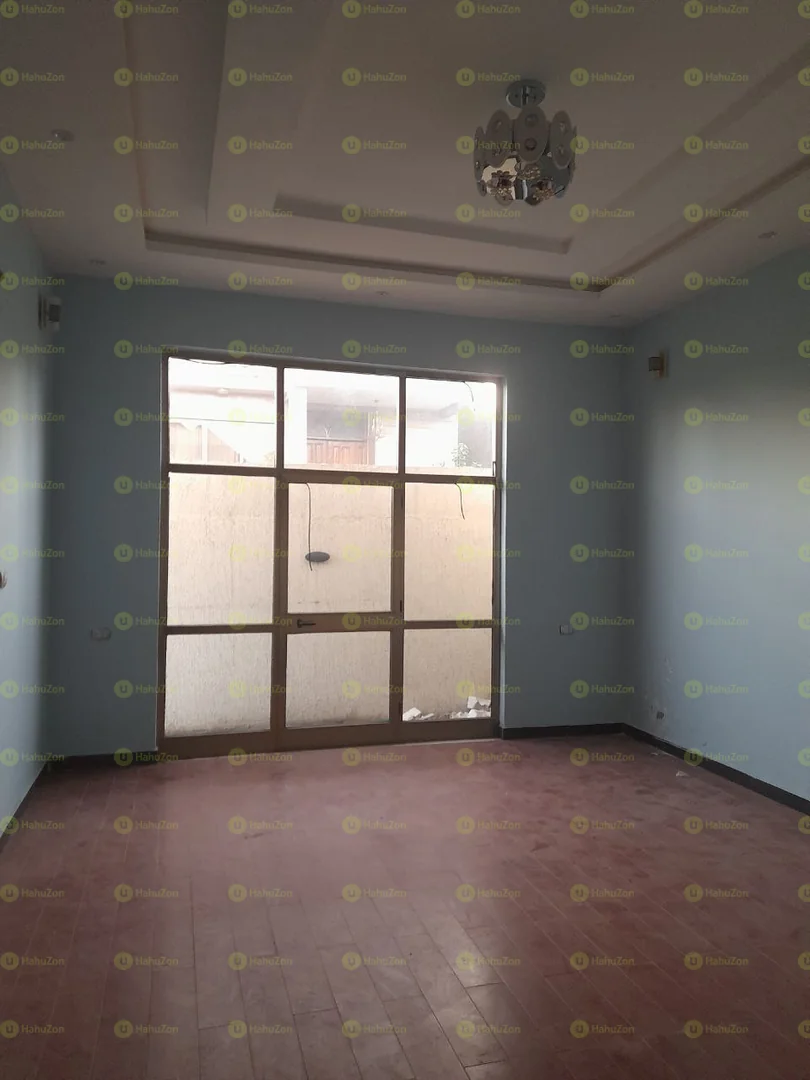 200 ካሬ የሚሸጥ ቪላ ቤት በሰሚት