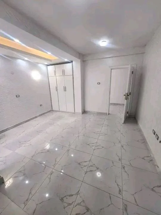 250 ካሬ የሚሸጥ G+2 ቤት በሰሚት