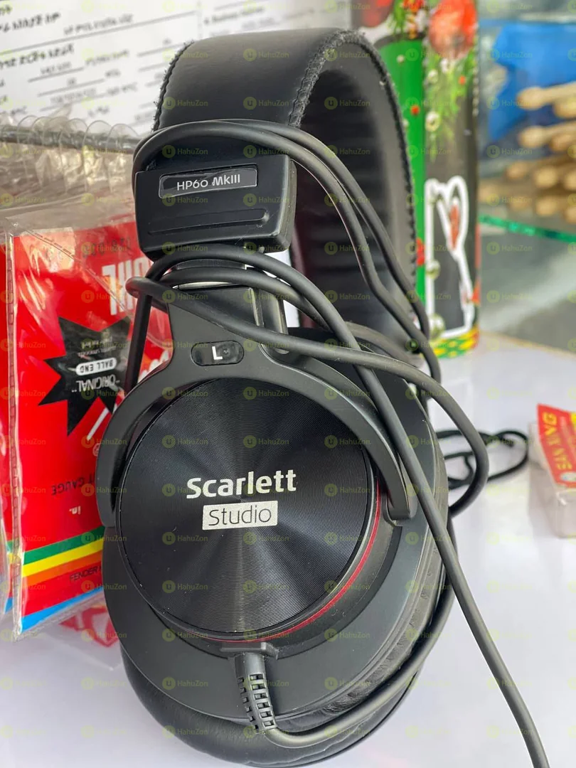 Focusrite Scarlet 3rd Generation Studio Headset