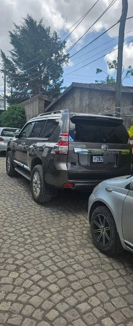 2015 Model-Toyota Ladcruiser Prado