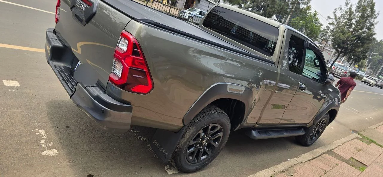 2012 Model-Toyota Invincible King Cab