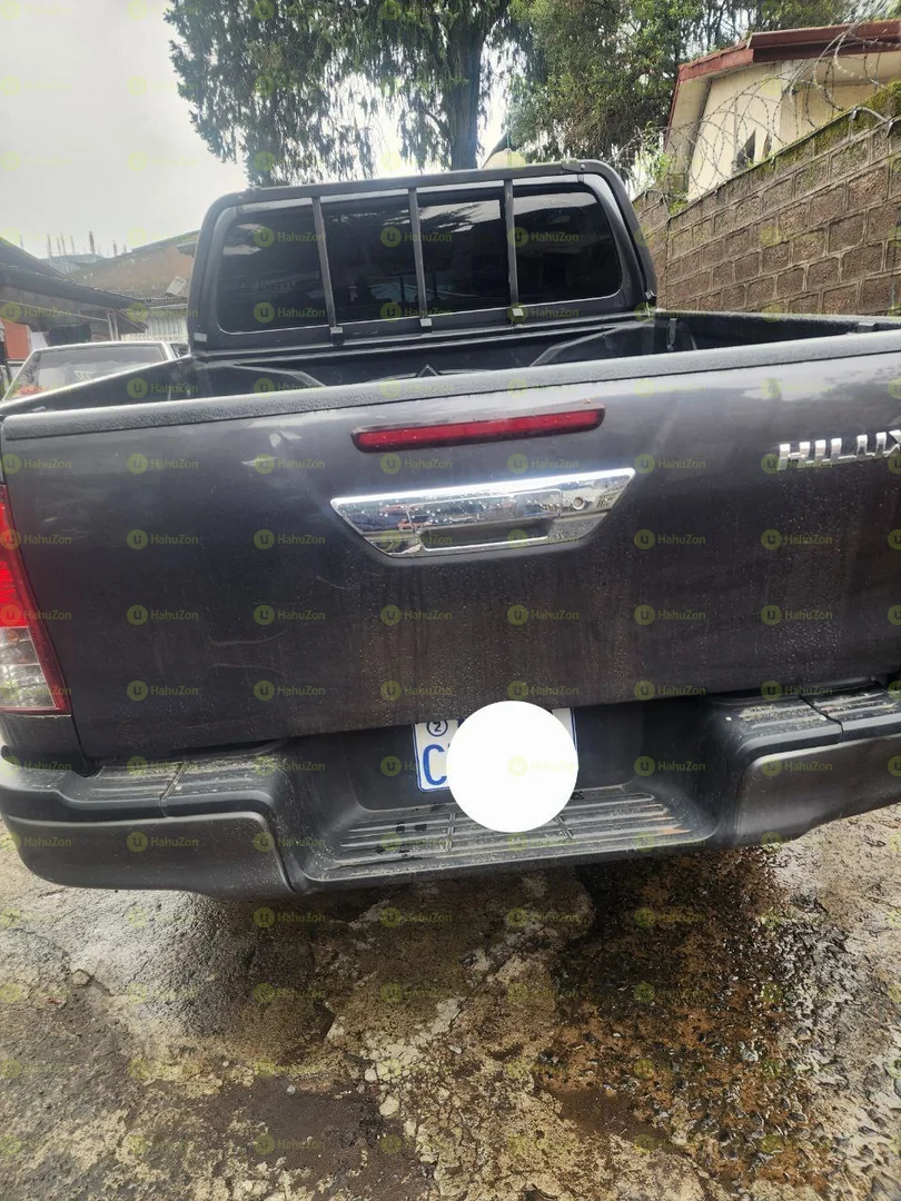 2021 Model-Toyota Hilux Invincible