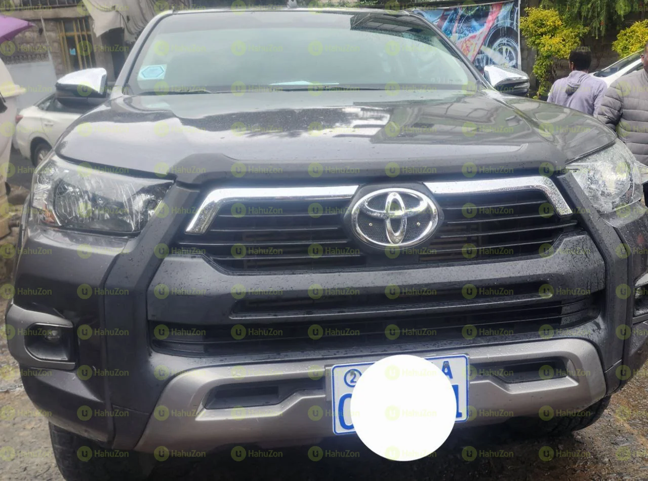 2021 Model-Toyota Hilux Invincible