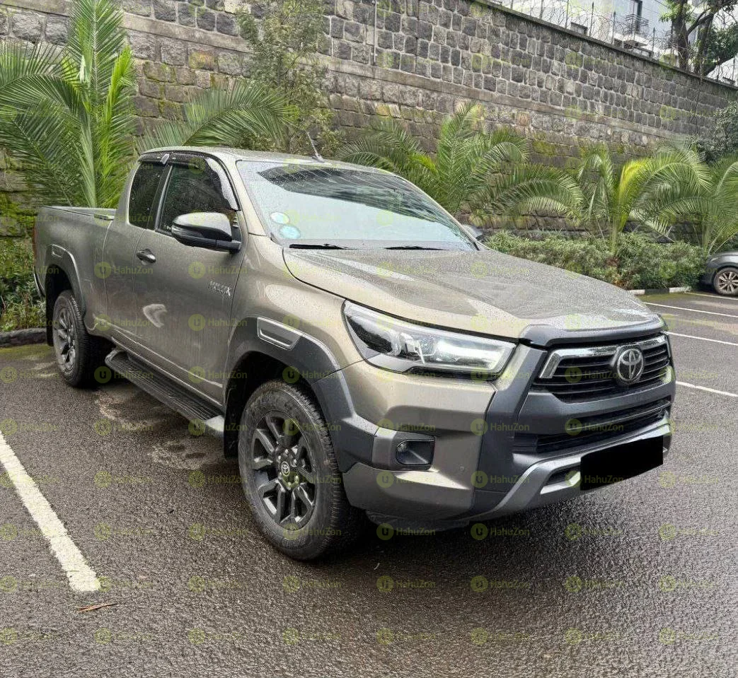 2022 Model-Toyota Hilux Invisible Kin Cab