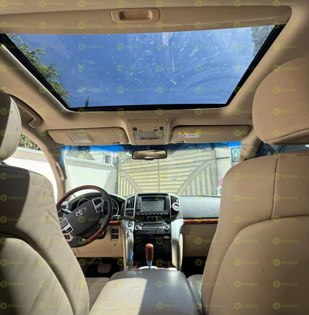 2014 Model-Toyota Land Cruiser V8 VXR