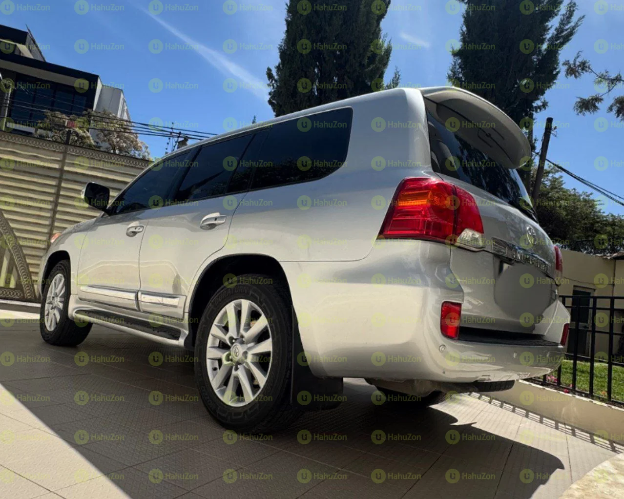 2014 Model-Toyota Land Cruiser V8 VXR