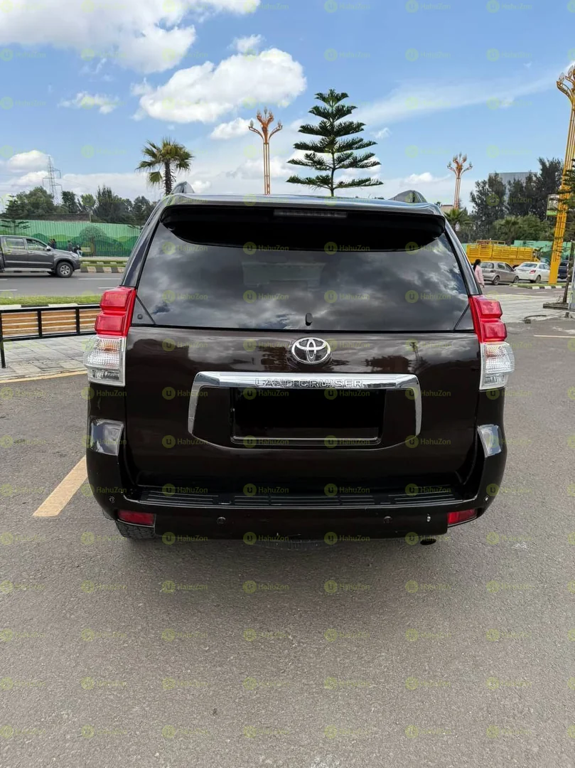 2012 Model-Toyota Landcruise Prada Europe