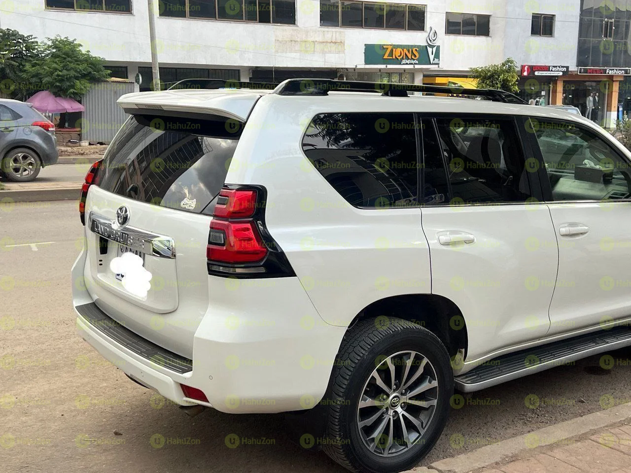 2019 Model-Toyota Land-Cruiser Prado
