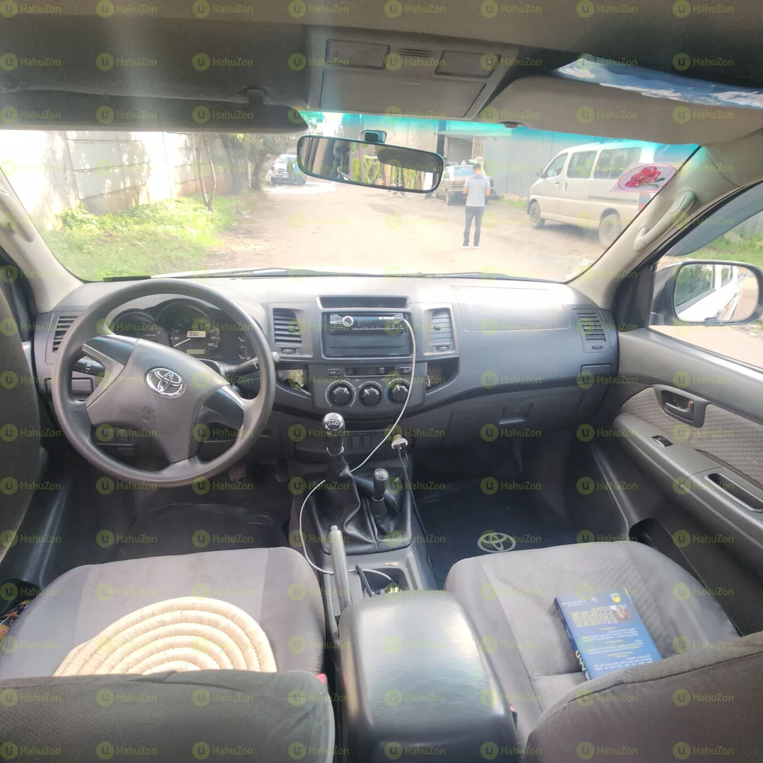 2013 Model-Toyota Hilux Double-Cab